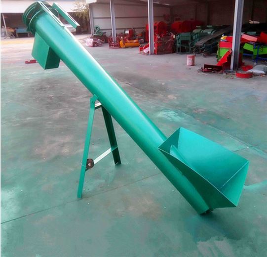 Inclined screw conveyor for calcium carbonate powder